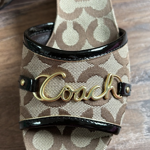 *NEW/NEVER WORN* COACH size7 Logo Wedges - Picture 2 of 5